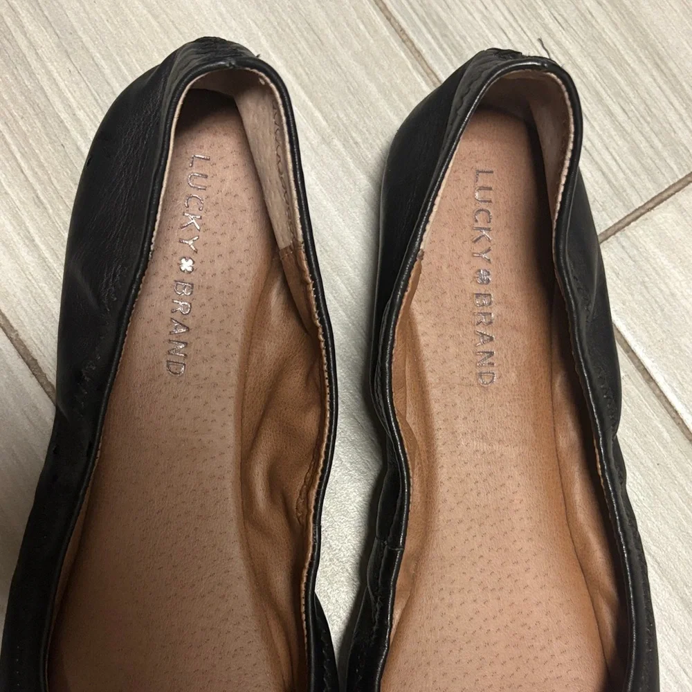 Lucky Brand Women's Classic Black Flats NWOT - Picture 2 of 5